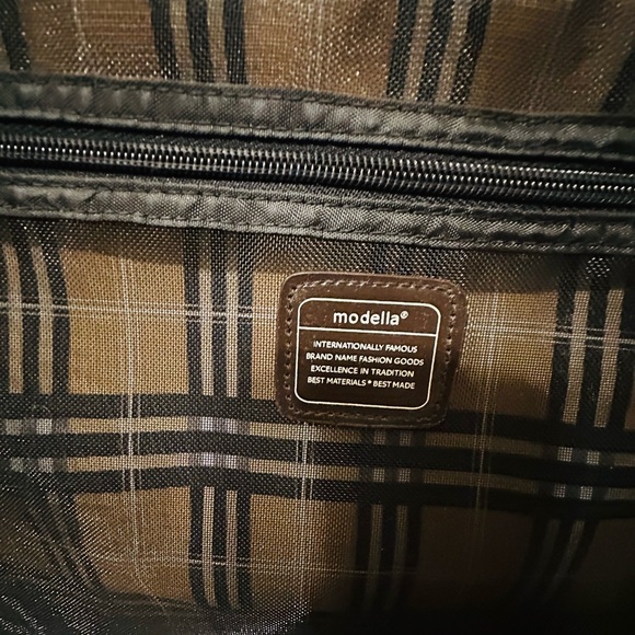 Modella Black Travel Cosmetic/Toiletry Bag - Picture 2 of 5